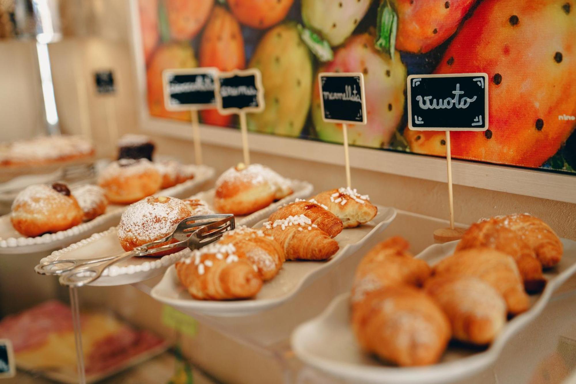 Hotel Piccolo Mondo 산비토로카포 외부 사진