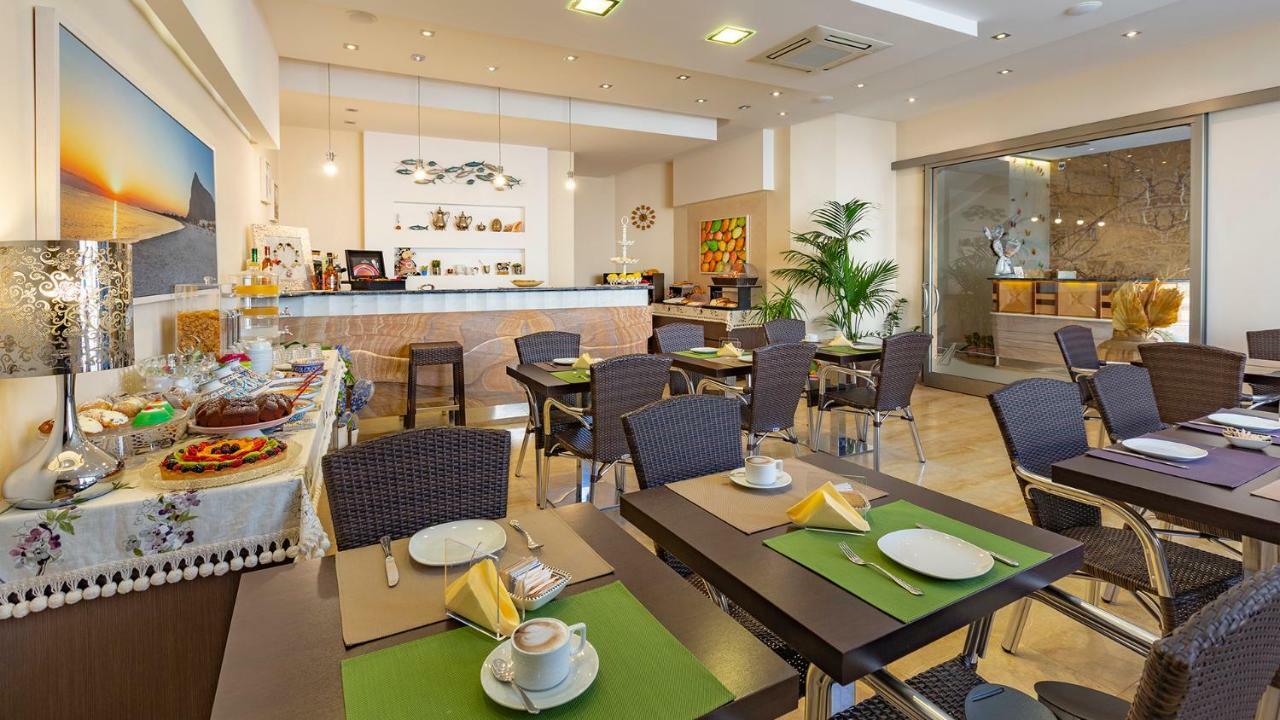 Hotel Piccolo Mondo 산비토로카포 외부 사진